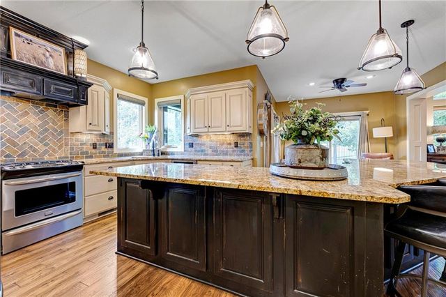 12714 W 49th Terrace, Shawnee, KS 66216