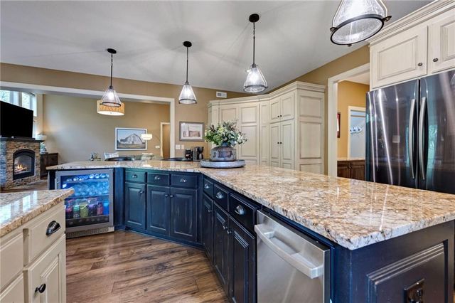 12714 W 49th Terrace, Shawnee, KS 66216