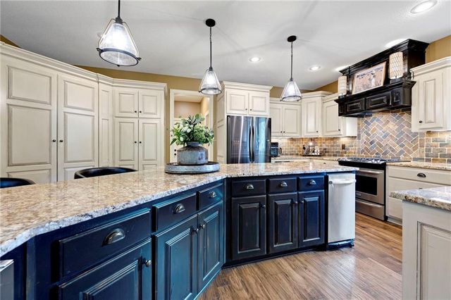 12714 W 49th Terrace, Shawnee, KS 66216