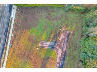 1493 -1499 Barn Ct, Woodburn, OR 97071