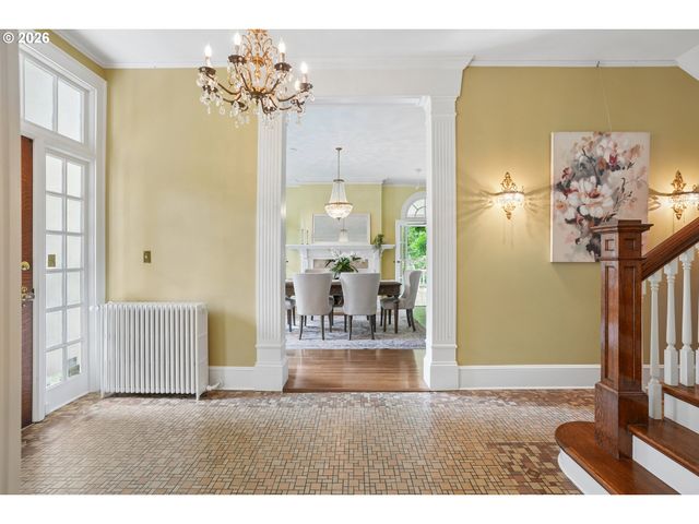 4391 Sw TERWILLIGER Blvd, Portland, OR 97239