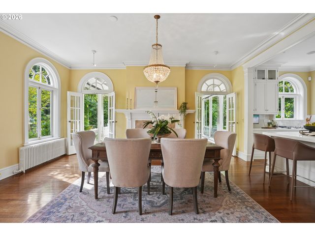 4391 Sw TERWILLIGER Blvd, Portland, OR 97239