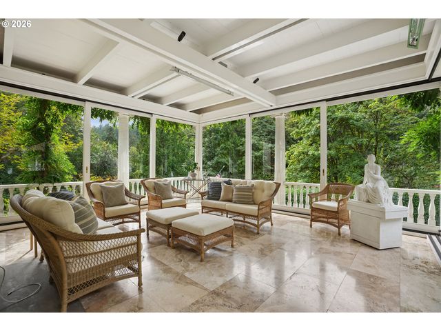 4391 Sw TERWILLIGER Blvd, Portland, OR 97239