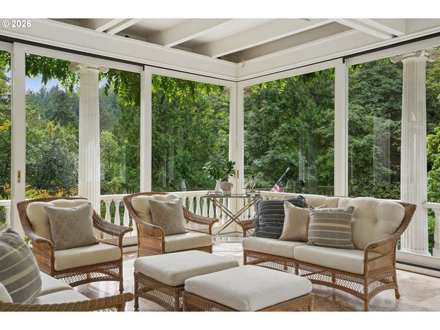 4391 Sw TERWILLIGER Blvd, Portland, OR 97239