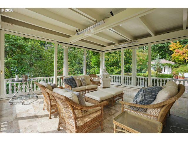 4391 Sw TERWILLIGER Blvd, Portland, OR 97239