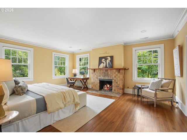 4391 Sw TERWILLIGER Blvd, Portland, OR 97239