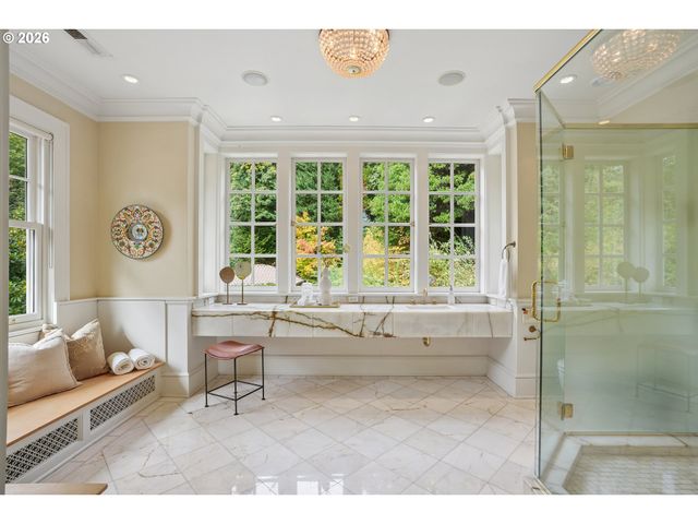 4391 Sw TERWILLIGER Blvd, Portland, OR 97239