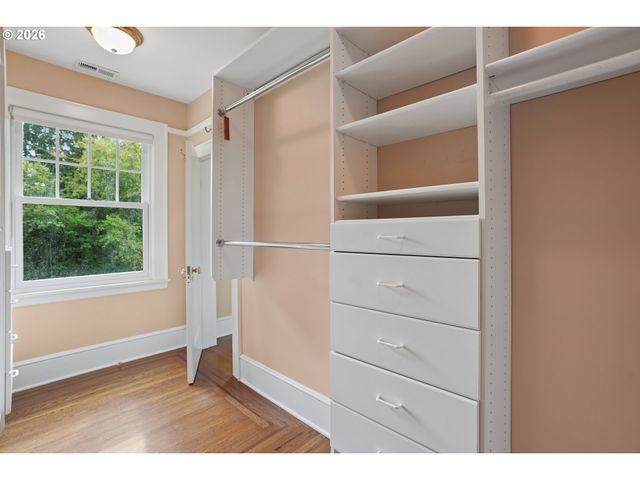 4391 Sw TERWILLIGER Blvd, Portland, OR 97239