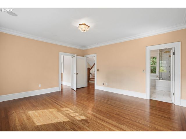 4391 Sw TERWILLIGER Blvd, Portland, OR 97239