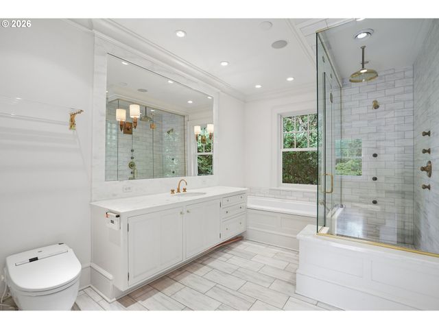 4391 Sw TERWILLIGER Blvd, Portland, OR 97239