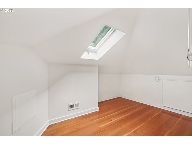 4391 Sw TERWILLIGER Blvd, Portland, OR 97239