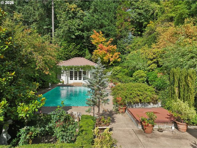 4391 Sw TERWILLIGER Blvd, Portland, OR 97239