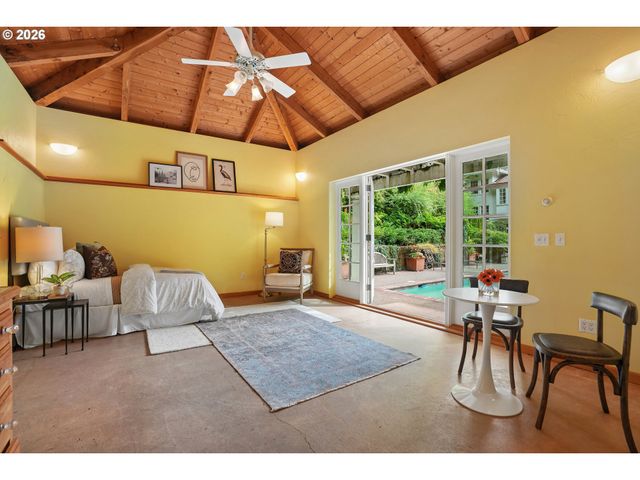 4391 Sw TERWILLIGER Blvd, Portland, OR 97239