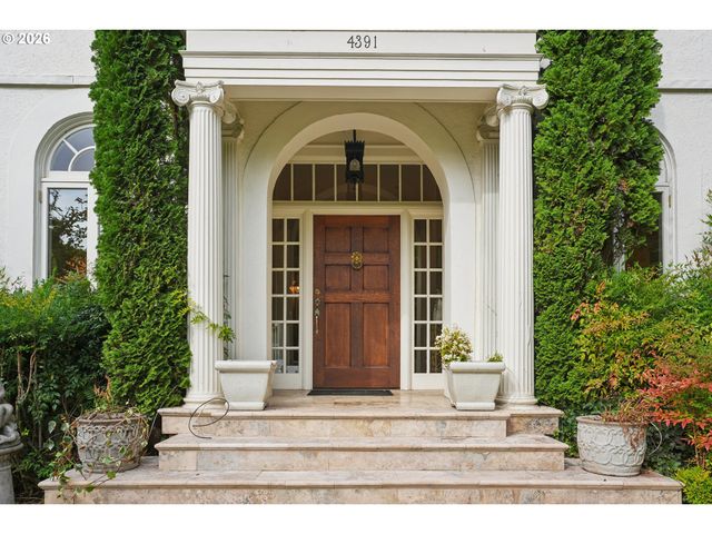 4391 Sw TERWILLIGER Blvd, Portland, OR 97239