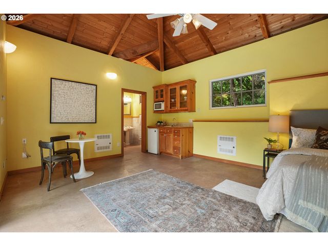 4391 Sw TERWILLIGER Blvd, Portland, OR 97239