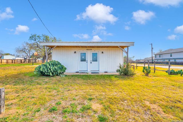 18460 S Ih 37, Elmendorf, TX 78112