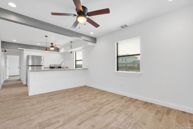 18460 S Ih 37, Elmendorf, TX 78112