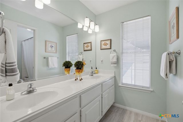 2041 Saint Andrews Drive, Round Rock, TX 78664