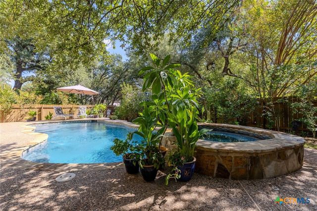 2041 Saint Andrews Drive, Round Rock, TX 78664