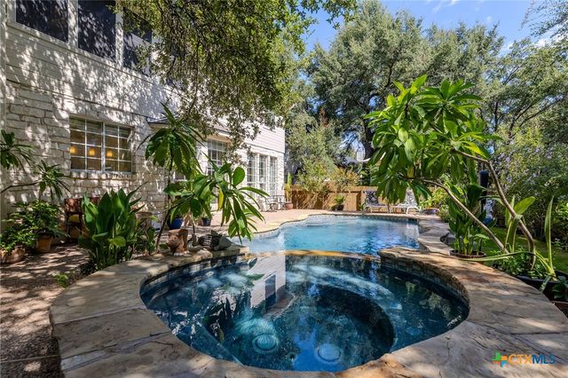 2041 Saint Andrews Drive, Round Rock, TX 78664
