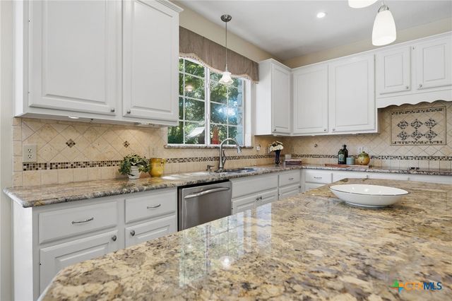 2041 Saint Andrews Drive, Round Rock, TX 78664