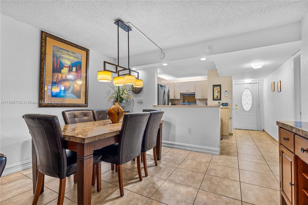 711 S Hollybrook Dr 210, Pembroke Pines, FL 33025