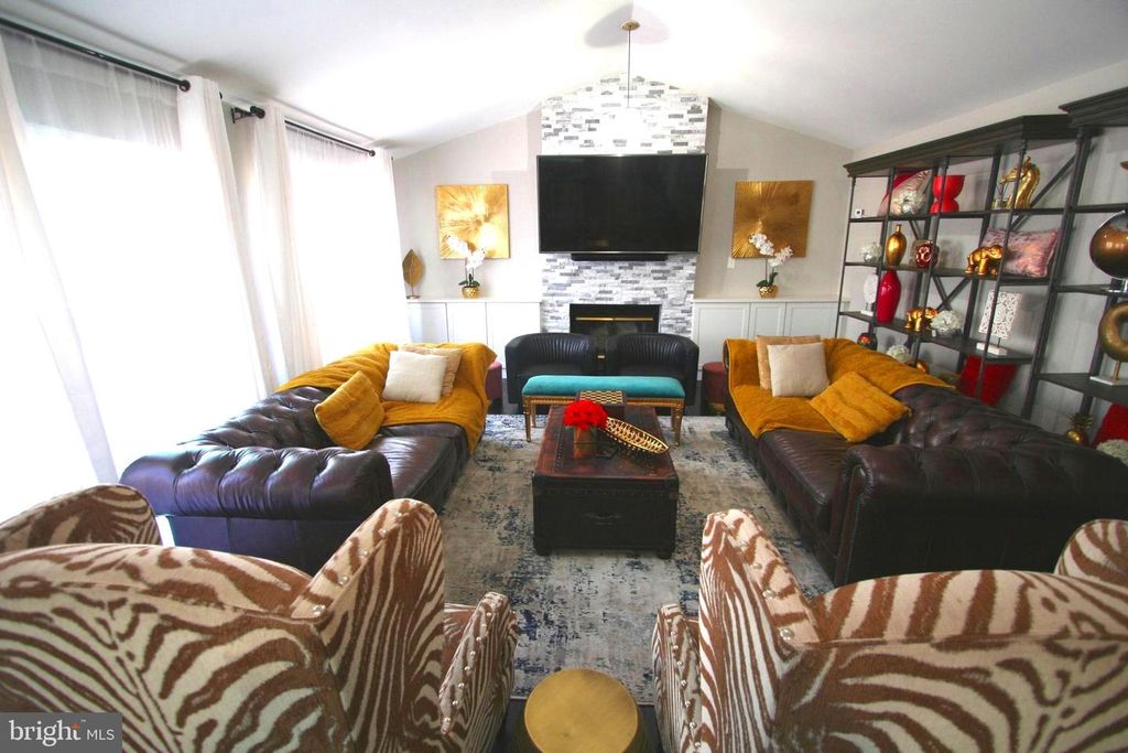 Image 13 of property listing at 13017 BROADMORE RD, Silver Spring, MD 20904