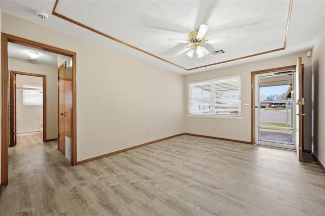 6820 S Klein Avenue, Oklahoma City, OK 73139