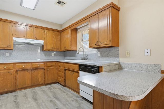 6820 S Klein Avenue, Oklahoma City, OK 73139