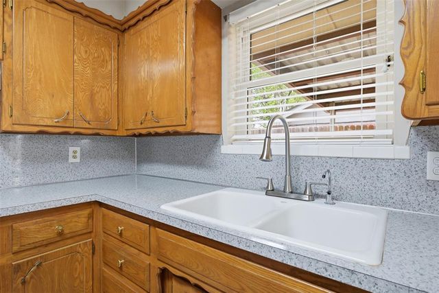 6820 S Klein Avenue, Oklahoma City, OK 73139