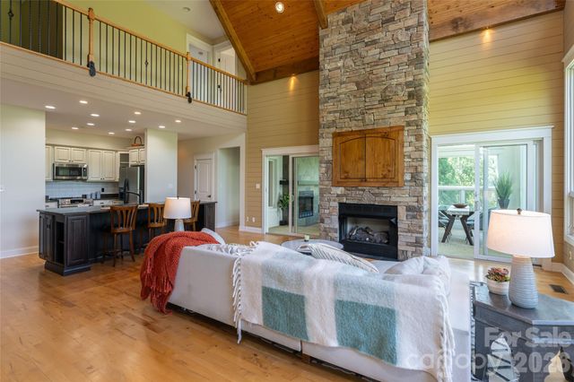 33 Bridle Path Drive, Barnardsville, NC 28709