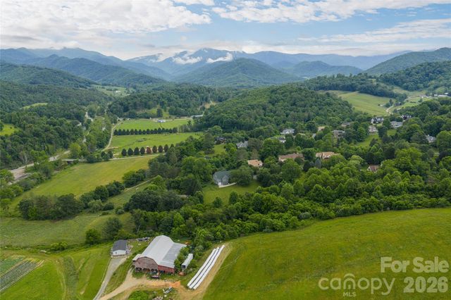 33 Bridle Path Drive, Barnardsville, NC 28709