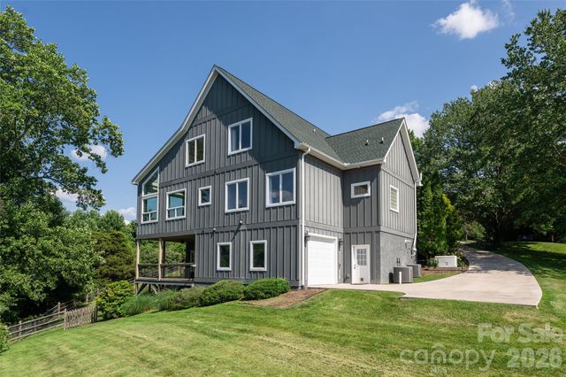33 Bridle Path Drive, Barnardsville, NC 28709