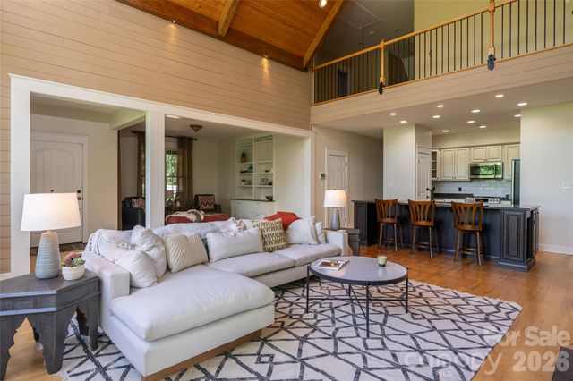 33 Bridle Path Drive, Barnardsville, NC 28709
