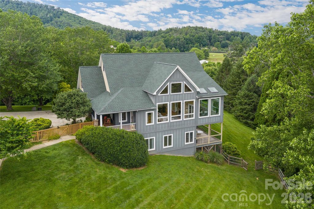33 Bridle Path Drive, Barnardsville, NC 28709