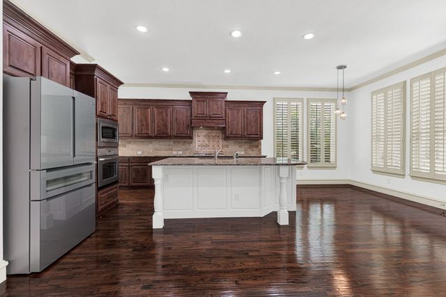 4604 GOLDEN MEW Drive, Carrollton, TX 75010