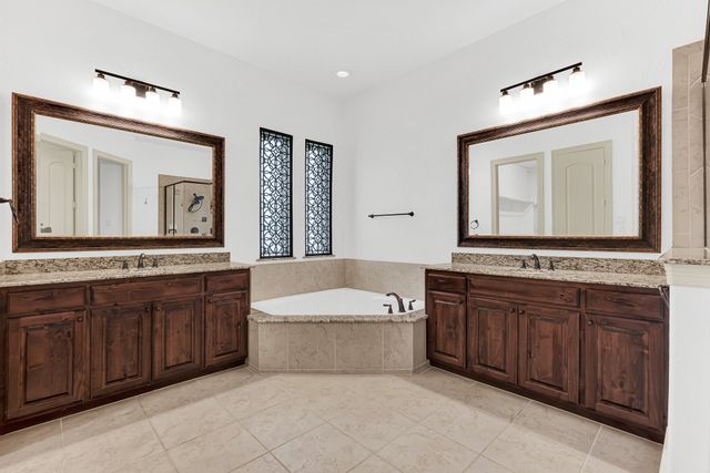 4604 GOLDEN MEW Drive, Carrollton, TX 75010