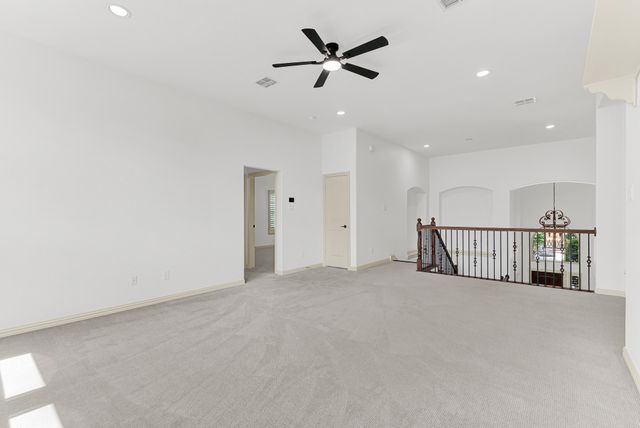 4604 GOLDEN MEW Drive, Carrollton, TX 75010