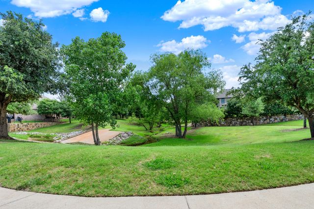 4604 GOLDEN MEW Drive, Carrollton, TX 75010