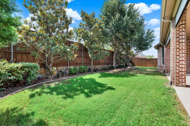4604 GOLDEN MEW Drive, Carrollton, TX 75010