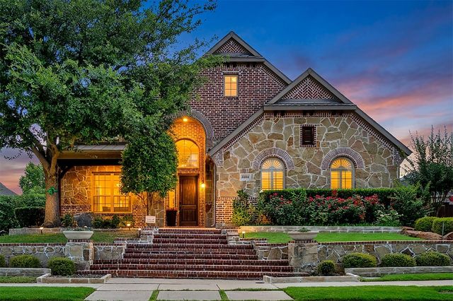 4604 GOLDEN MEW Drive, Carrollton, TX 75010