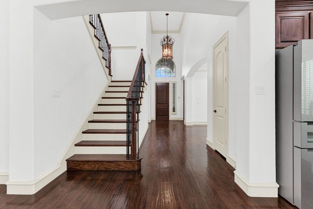 4604 GOLDEN MEW Drive, Carrollton, TX 75010
