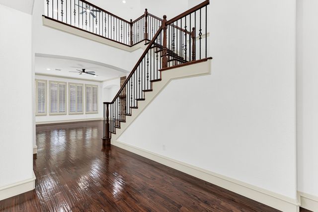 4604 GOLDEN MEW Drive, Carrollton, TX 75010