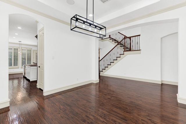 4604 GOLDEN MEW Drive, Carrollton, TX 75010