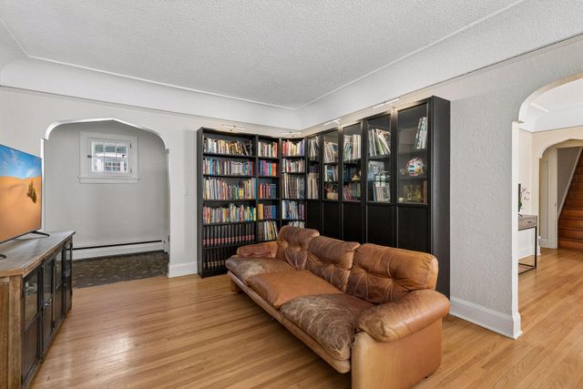 3925 France Avenue S, Minneapolis, MN 55416