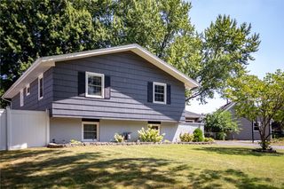 140 Ledgewood Drive, Greece, NY 14615