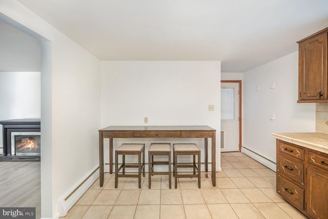 7 OAKWOOD CIR, Camp Hill, PA 17011