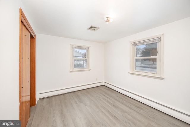 7 OAKWOOD CIR, Camp Hill, PA 17011