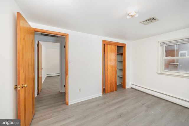 7 OAKWOOD CIR, Camp Hill, PA 17011