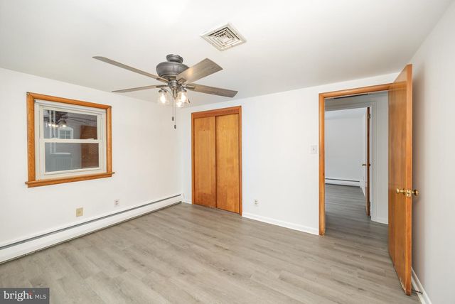 7 OAKWOOD CIR, Camp Hill, PA 17011